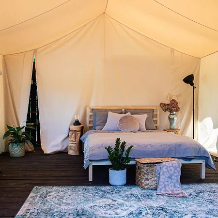 Boho Park Glamping Luxury tent Zawiszyn