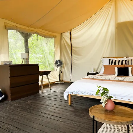 Boho Park Glamping